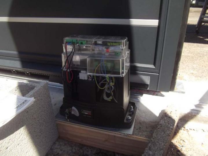 Spécialistes en motorisation porte de garage Grenoble