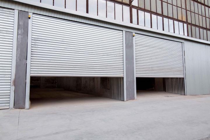 Pose de porte de garage en acier Grenoble